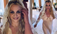 Üçüncü kocasından boşanalı bir yıl olmuştu… Ünlü şarkıcı gelinlik giyip ‘Evlendim’ dedi… Gerçek kısa sürede ortaya çıktı