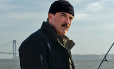 Dizisi yayından kaldırılan ünlü oyuncu telefona sarıldı, arkadaşlarını arıyor: Yardım edin, bana bir iş bulalım