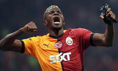 Osimhen isyanı: Galatasaray alabiliyor, siz nasıl alamıyorsunuz
