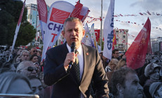 Özgür Özelin İstanbul davetine 3 CHPli belediye başkanı katılmadı