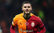 Galatasarayda Mauro Icardi şoku Sedyeyle oyundan çıktı