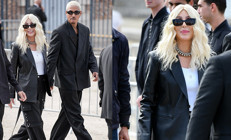 Kendinden 40 yaş küçük sevgilisiyle büyük bir aşk yaşıyor… En sonunda güneş ışığına bile düşman oldu… ‘Tıpkı bir vampire döndü’