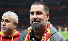 Arda Turana sevgi gösterisi Galatasaray tribünleri o tezahüratla inledi