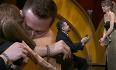 Sahnede sürpriz teklif