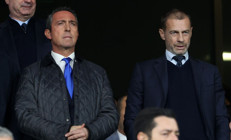 Kadıköyde Ali Koç istifa ve Aziz Yıldırım tezahüratları