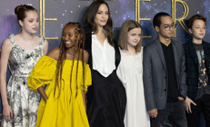 Belki de eski kocasının bedduası tuttu: Çocukları onu da terk ediyor