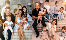 Fotoğraflara sığamıyorlar... 10 yılda 7 çocuk yapan ünlü çift dara düştü