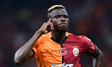 Galatasaraydan Victor Osimhen için resmi açıklama: Kalmak istiyor, sezon sonuna bakacağız