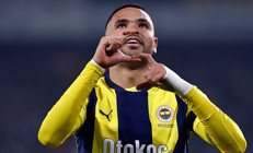Fenerbahçenin Faslı yıldızı adeta yer çekimine meydan okuyor: En-Nesyri ile uçuşa devam