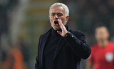 Fenerbahçede iki oyuncunun sözleşmeleri donduruldu Yabancı kontenjanı çözüldü