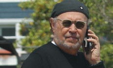 Ünlü oyuncu dizlerinin üzerine çöktü ve gözyaşları sel oldu: Babamın ölümünden sonraki en acı gün... 15 yaşımdan beri böyle ağlamamıştım