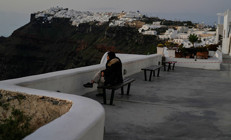 Komşu beşik gibi sallanmaya devam ediyor... Yarım saatte 8 deprem: Turistler tedirgin