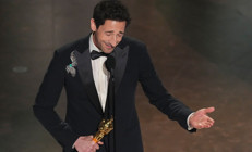 97nci Akademi Ödülleri sahiplerini buldu... İkinci kez Oscar aldı, gözyaşlarını zor tuttu