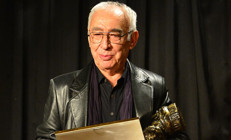 ‘İsmail Dümbüllü Ödülü’nün sahibi Şener Şen oldu