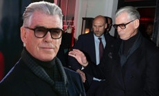 Kameralara hep gülümseyerek baktı ama hayat onu en büyük acılarla sınadı… Önce eşini sonra da kızını aynı hastalığa kurban verdi