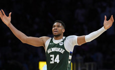 Antetokounmpo şov yaptı Bucks evinde Miami Heati devirdi