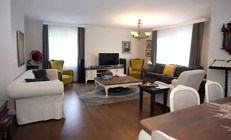 Usta sanatçı Kadıköydeki 4 oda 1 salon evinin kapılarını açtı