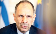 Haritadan bir gün sonra Yunan bakandan ‘orta yol’ mesajı