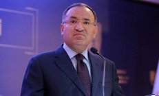 TBMM Başkanvekili Bekir Bozdağdan, Önderin tedavi gördüğü hastaneye ziyaret