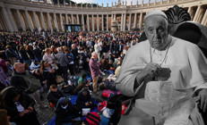 Papa Francisin cenazesinde tarihi an Zelenski ve Trump tören öncesi görüştü