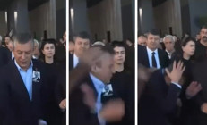 Sırrı Süreyya Önderin anma töreninde provokasyon: Özgür Özel saldırıya uğradı