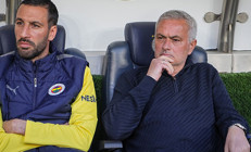 Mourinho derbilerde sıfır çekti