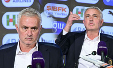 Futbol Konseyi: Mourinhonun havaya para atıp 11 seçmesi belki ironi değil, gerçektir