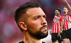 Fariolinin Ajaxı şokta 9 puan geriden gelen PSV şampiyon olabilir