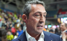 Ali Koç, Fenerbahçe Beko maçı sonrası armayı öptü: Yeterli bence