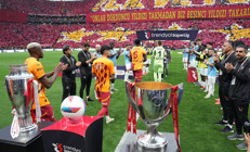 Galatasaray 25. şampiyonluğunu evinde kutladı Fernando Muslera taraftara Türkçe seslendi