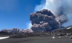 Etna Yanardağında korkutan patlama