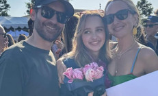 Eski kocam artık kardeşimdir demişti... Boşanan ünlü çift kızlarının mutlu gününde buluştu