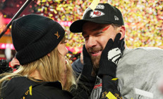 Herkes düğün müjdesi bekliyordu… Hayranları çoktan ikna oldu… Ünlü çift evlendi mi