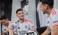 Beşiktaş yeni sezon formalarını tanıttı