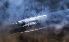 3 yıl elektronik sigara kullandı: Patlamış mısır hastalığına yakalandı