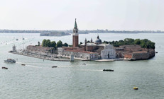 Düğün yerini değiştirdi