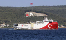 Oruç Reis Sismik Araştırma Gemisi, Çanakkale Boğazından geçti