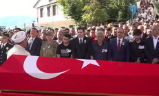 Pençe Kilit Bölgesinde şehit olan askerlerimiz son yolculuğuna uğurlanıyor... Cenazelerde kahreden anlar