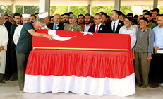 Vatan size minnettar... Şehitlerimizi yüreğimize gömdük