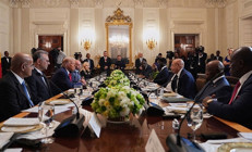 Trumptan büyük gaf Ana dili İngilizce olan ülke liderine sordu: Böyle konuşmayı nereden öğrendiniz