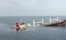 Husilerin batırdığı gemiden 10 kişi kurtarıldı, 15 kişi ise kayıp