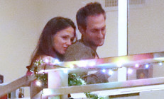 Eski kocasıyla pek samimi olmuştu... Bu yakınlık yeni aşkıyla ilişkisine iyi geldi... Daha fazla bağlandık birbirimize