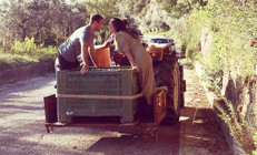 Yakışıklı köy delikanlısına aşık olup evlendi... Oyunculuğu bıraktı, evini barkını sattı... Kocam velinimetimdir... Artık iş ortağı da olduk