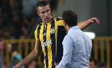 Fenerbahçenin eski golcüsü Robin van Persie’den yıllar sonra Vitor Pereira itirafı: Garip bir adam, gözlerime bakıp doğru karar vermedi