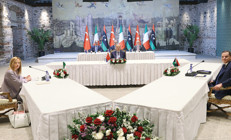 İtalya ve Libya’yla Akdeniz Zirvesi