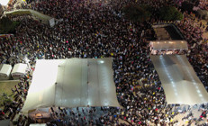 Tel Avivde on binlerce kişi Gazzenin işgal kararını protesto etti