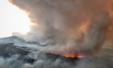 Son dakika... Çanakkalede yangına müdahale sürüyor Tarihi Alan’ın kuzey hattı geçici süreyle kapatıldı