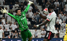 Brezilyalı kalecinin performansı mağlubiyeti engelleyemedi Solskjaerden maç sonu tebrik