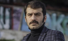 Ufuk Bayraktar kimdir, nereli, kaç yaşında Ezelde Ramiz Dayının gençliği Ufuk Bayraktar hangi dizilerde ve filmlerde oynadı