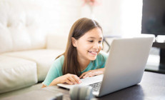 Op. Dr. Birtan Öztürk uyardı: Ekran bağımlılığı gözlere zarar